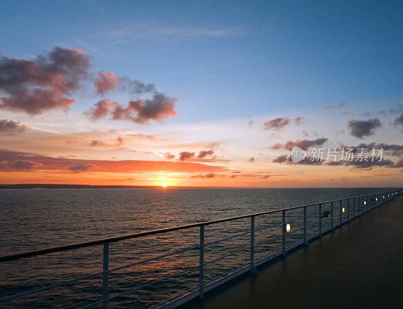 挪威吕瑟峡湾的清晨
