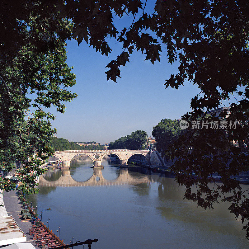 意大利罗马台伯河的西斯托桥