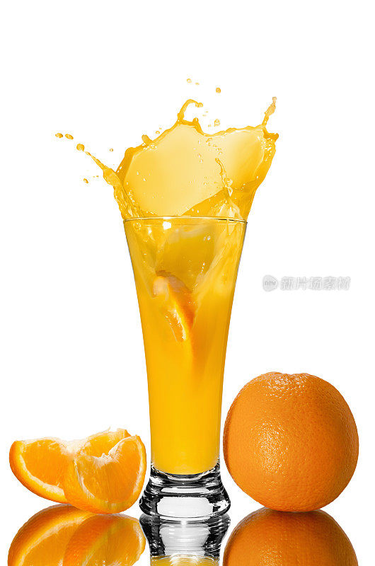 杯子里有橙汁