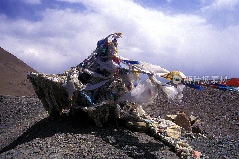 佛教经幡山