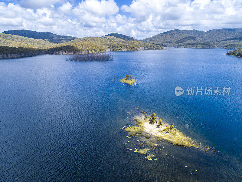 鸟瞰图中的一个岛屿在澳大利亚的海洋