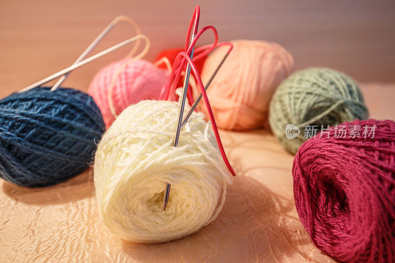 编织羊毛和羊毛球