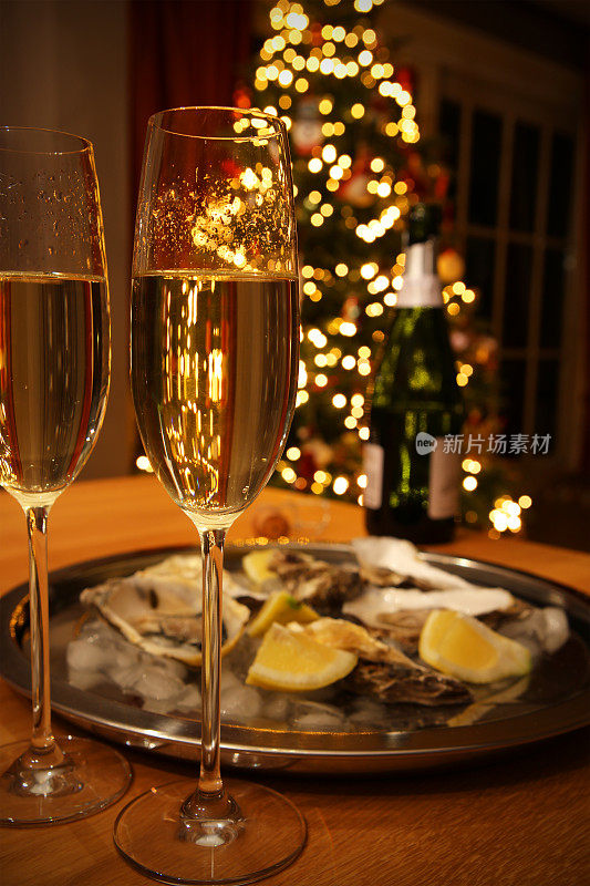 香槟酒和牡蛎为新年晚会