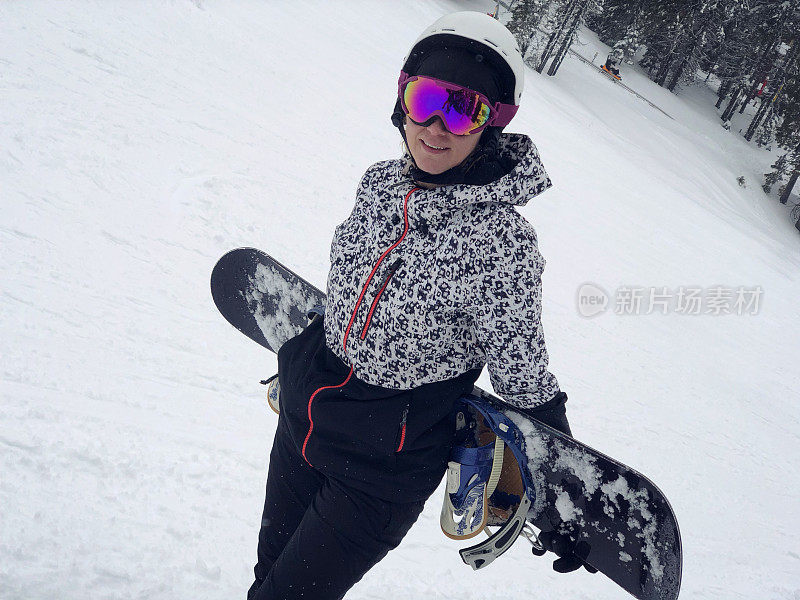 女性滑雪