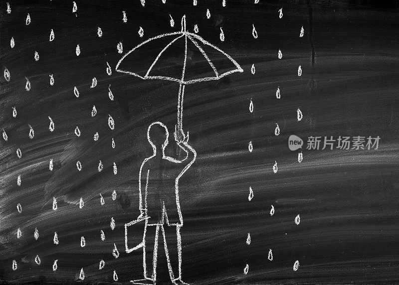 在淅淅沥沥的雨中