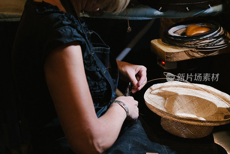 女帽设计师创建的帽子