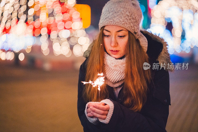 孤独的女孩在除夕