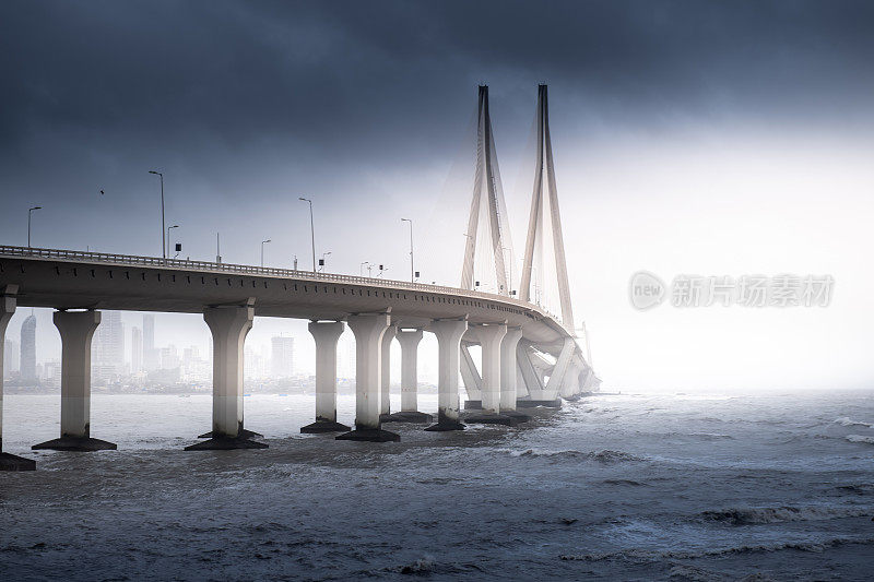 Bandra-Worli海上线路是印度孟买的一座电缆桥