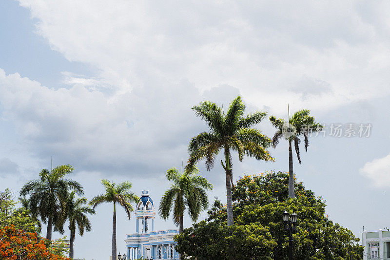 古巴西恩富戈斯主要广场