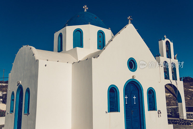 希腊圣托里尼的小教堂入口