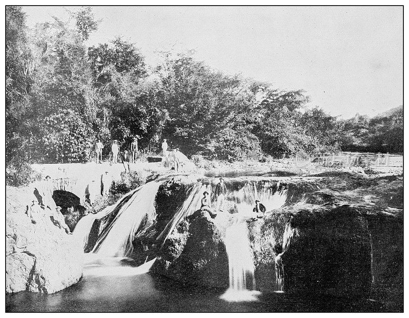 古色古香的黑白照片:波多黎各卡契克河里约热内卢洛克瀑布