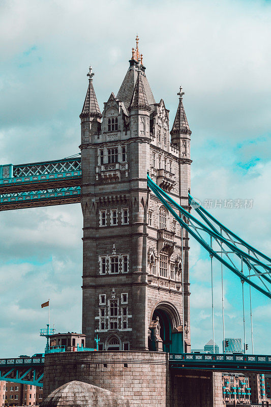 英国伦敦塔桥之一