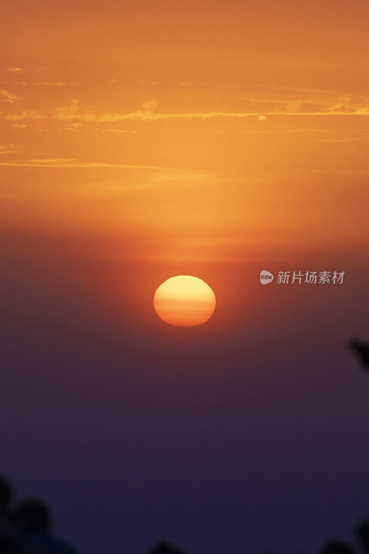 拉帕尔马火山喷发时的日落