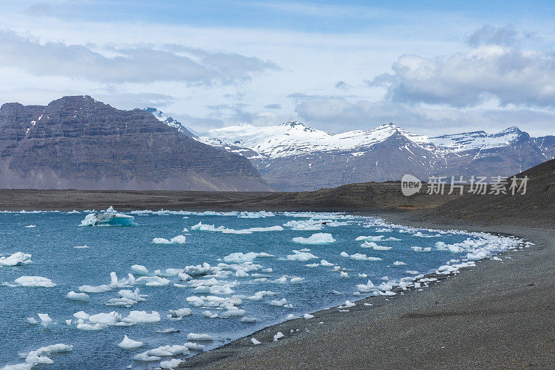 冰岛Jokulsarlon冰川泻湖冰山