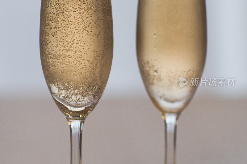 香槟和玻璃杯的形象