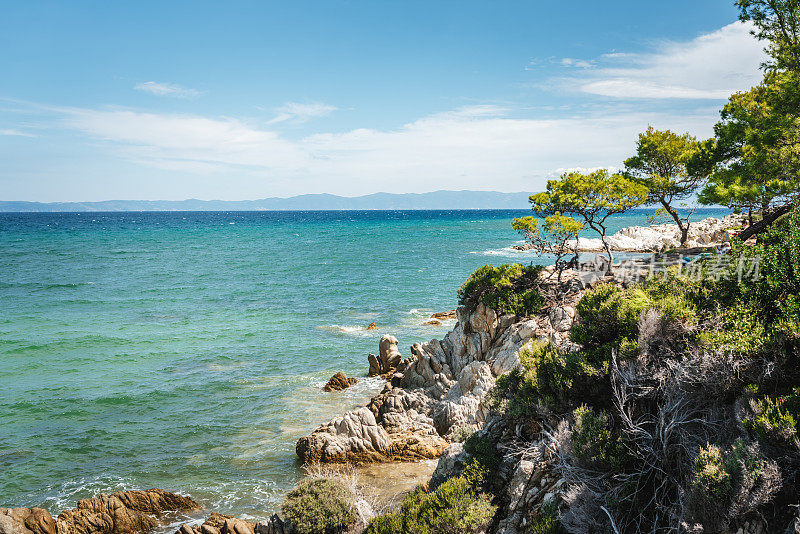 美丽的夏日海景。希腊的夏天。