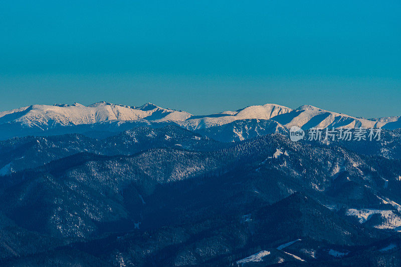斯洛伐克马拉法特拉山脉冬季Mincol山低塔特拉山脉的最高部分