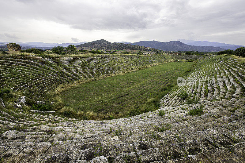 位于土耳其艾丁安纳托利亚西部的古希腊城市阿芙洛狄西亚的体育场废墟。