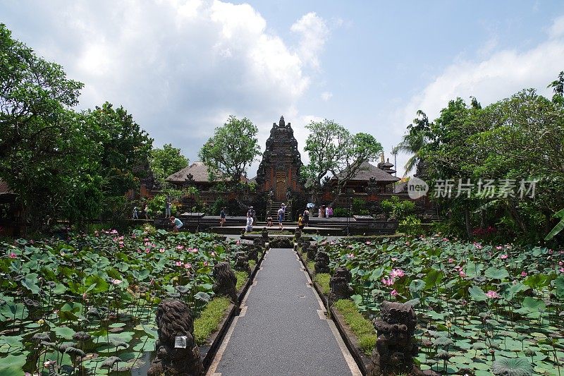 巴厘岛的萨拉斯瓦蒂神庙