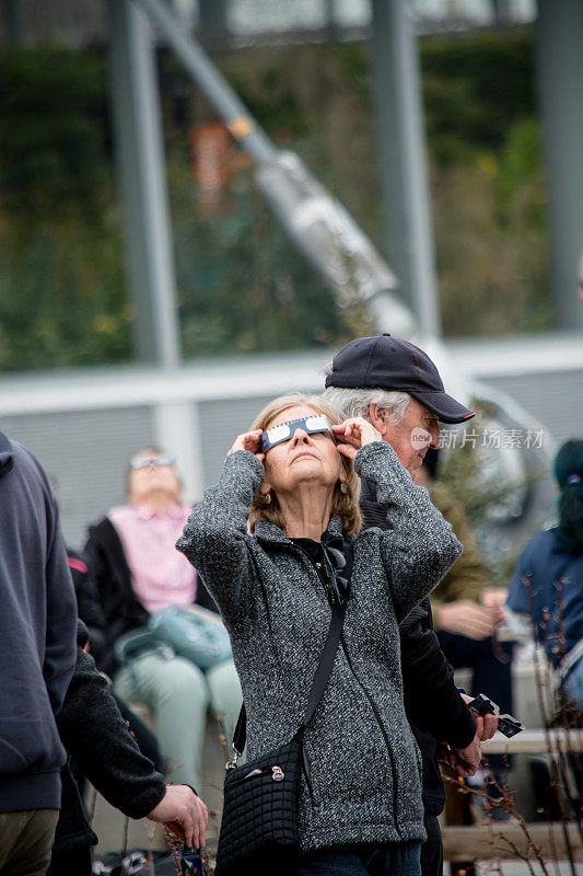 2024年日食:阿西尼博因公园观景派对