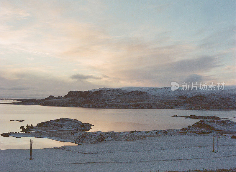 冰岛冬季西峡湾的美景