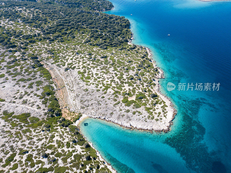 美丽的地中海海湾和船只