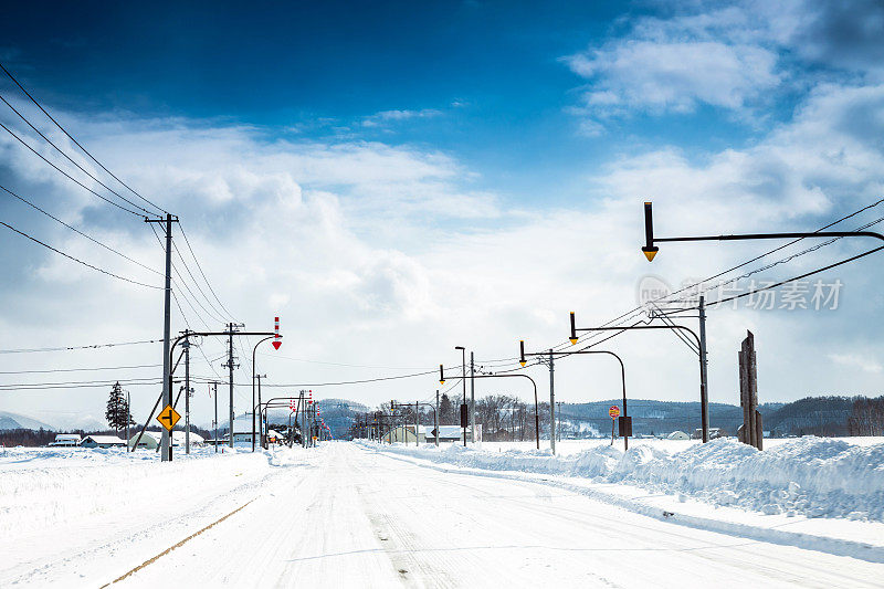 结冰的道路，北海道，日本