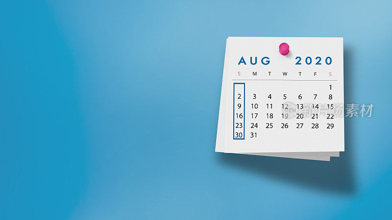 2020年8月日历在笔记本上的蓝色背景