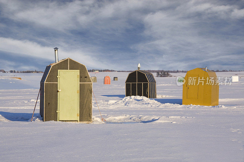 冰上钓鱼小屋