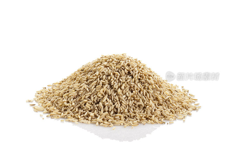 白色背景下的全糙米