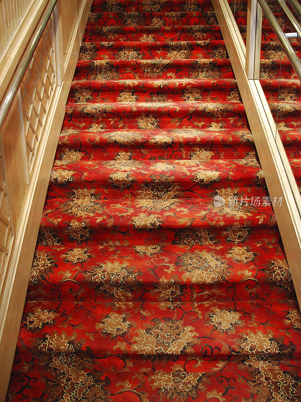 楼梯和红地毯