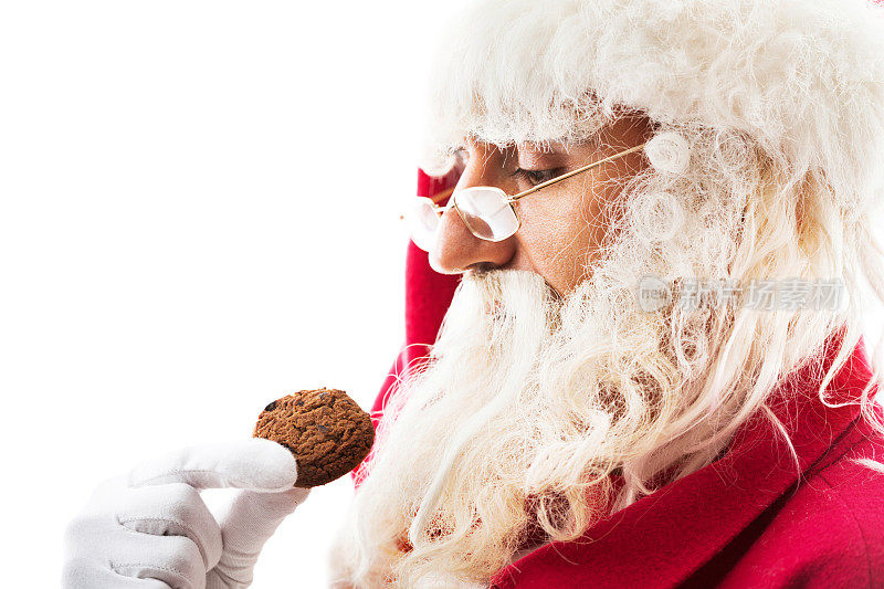 圣诞老人在吃饼干。