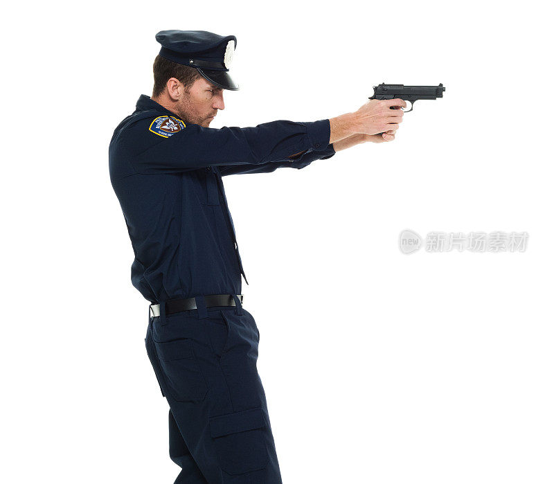 警察用枪瞄准