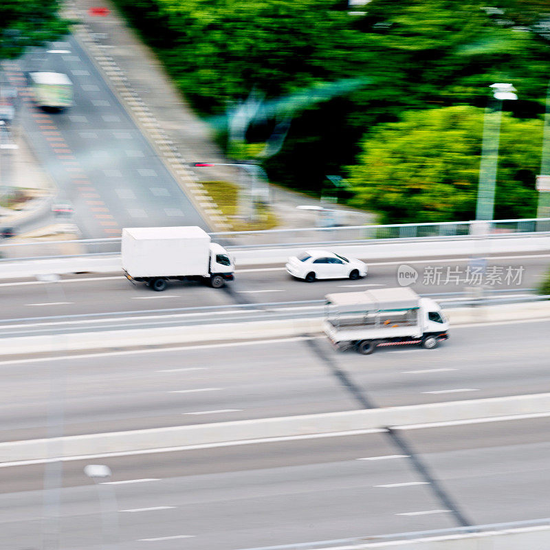 货车在高速公路上超速行驶
