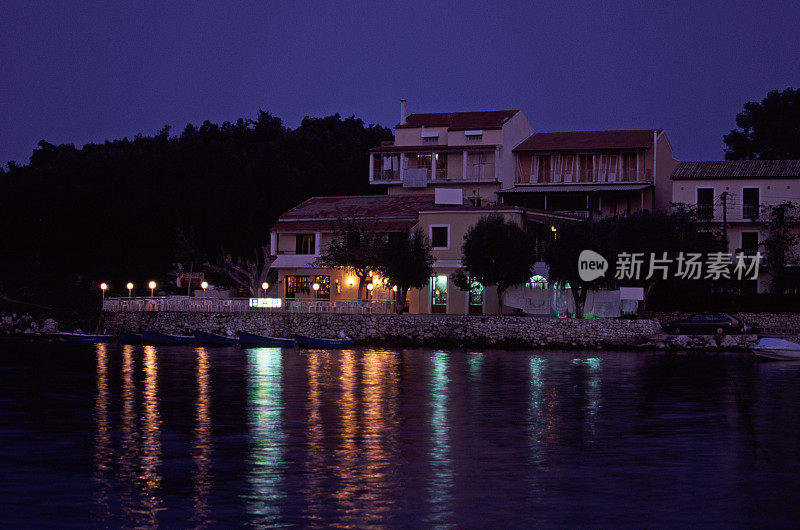 晚上的Kassiopi