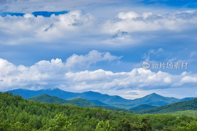 俯瞰蓝岭山脉