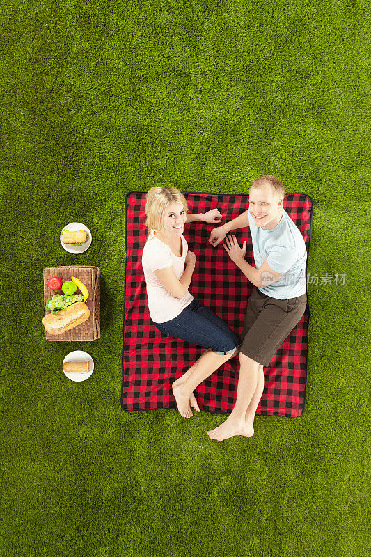 浪漫的情侣野餐