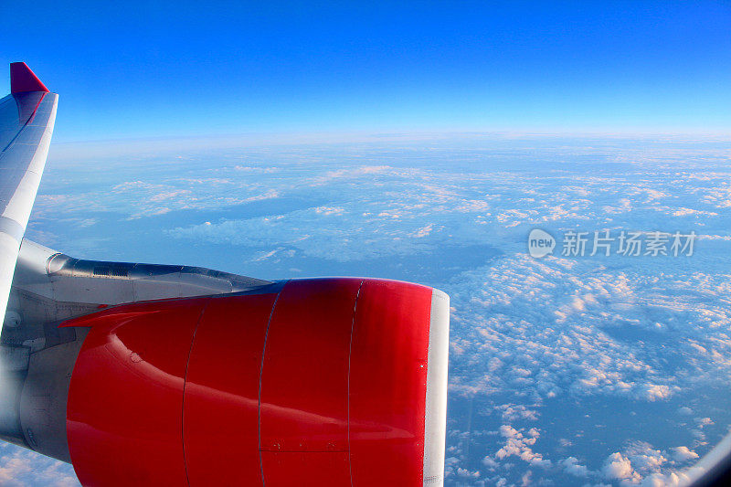 高空世界-天空和云-喷气涡轮机