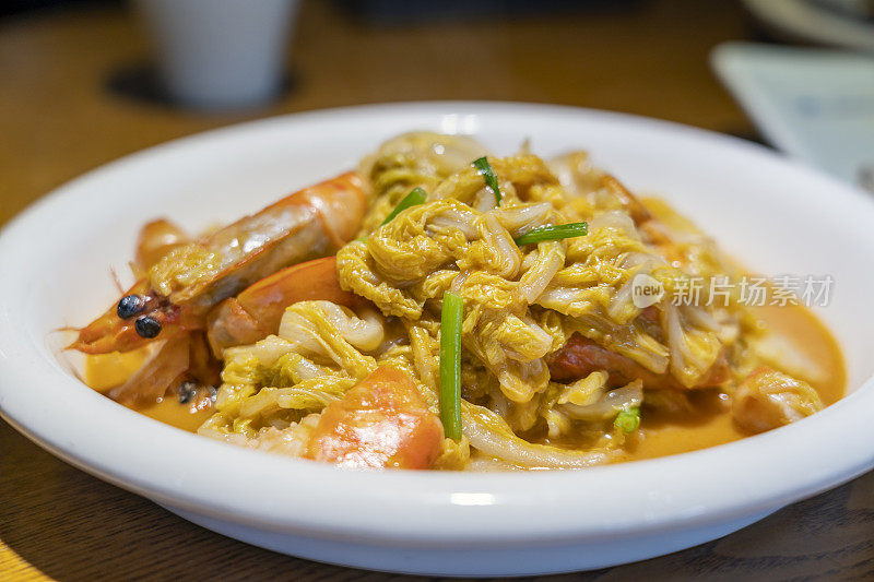 中国的传统食物叫大虾煮大白菜