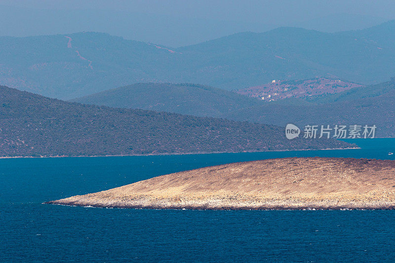 位于土耳其博德鲁姆的爱琴海山脉和岛屿