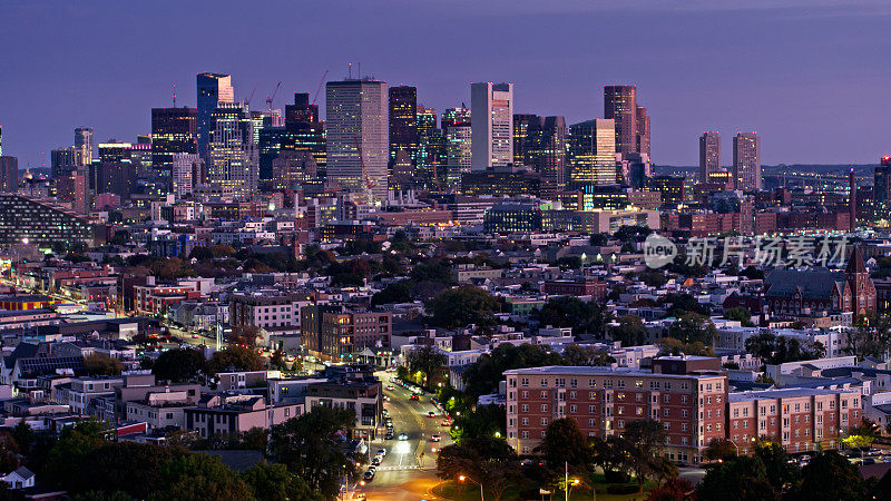 日出前的波士顿天际线-航拍