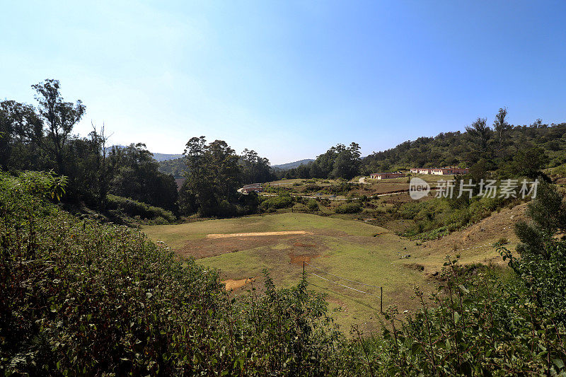 近距离观察山谷山景