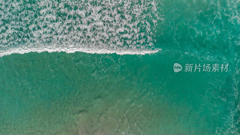 美丽的海浪沿着彭宁顿湾，袋鼠岛鸟瞰