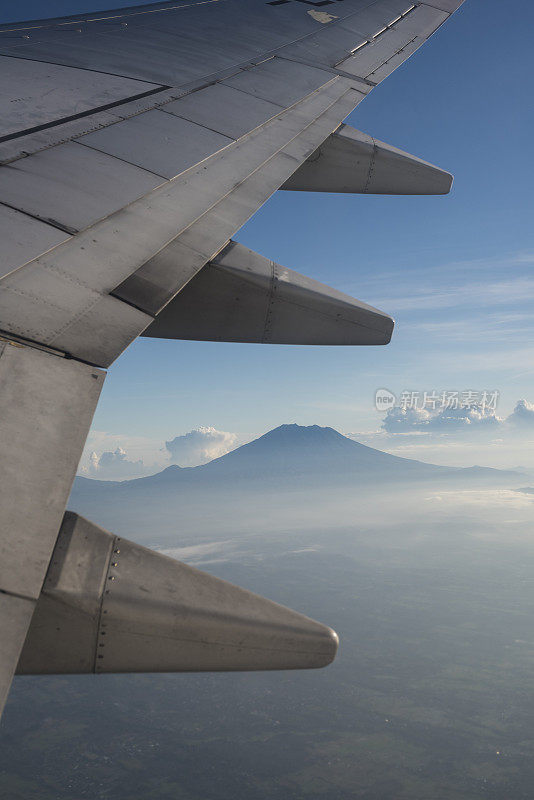 巴厘岛阿贡火山鸟瞰图
