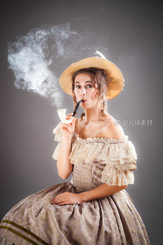 维多利亚时代的女人抽烟斗
