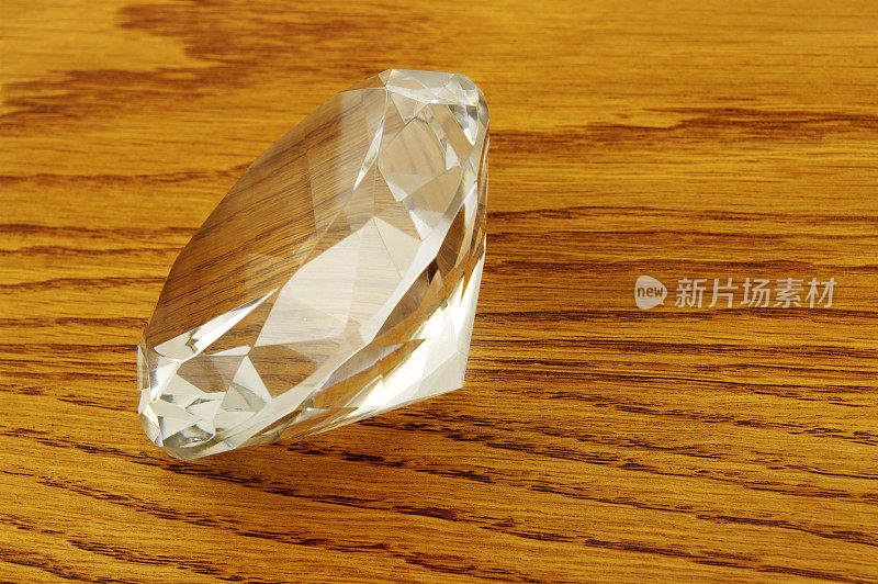 大玻璃假钻石抛光橡木表面
