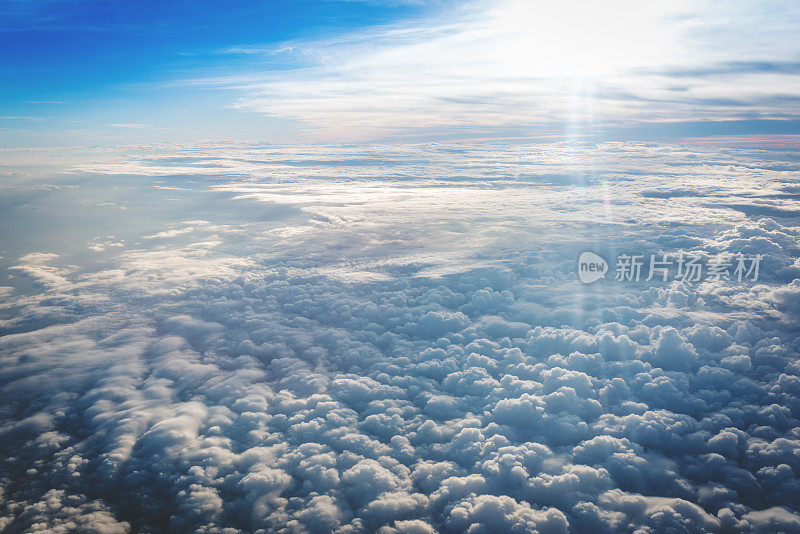 天空中云层的鸟瞰图