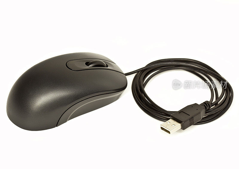 黑色鼠标与USB插头在白色