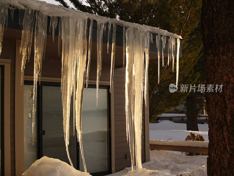 深雪风暴冰柱冷公寓度假