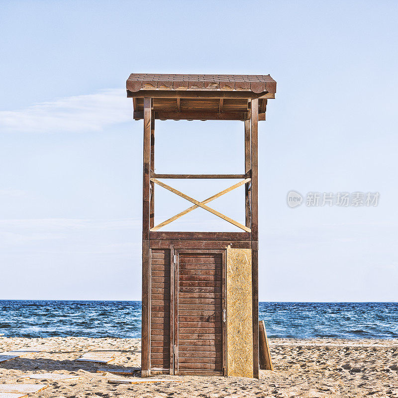 海滩上的瞭望塔